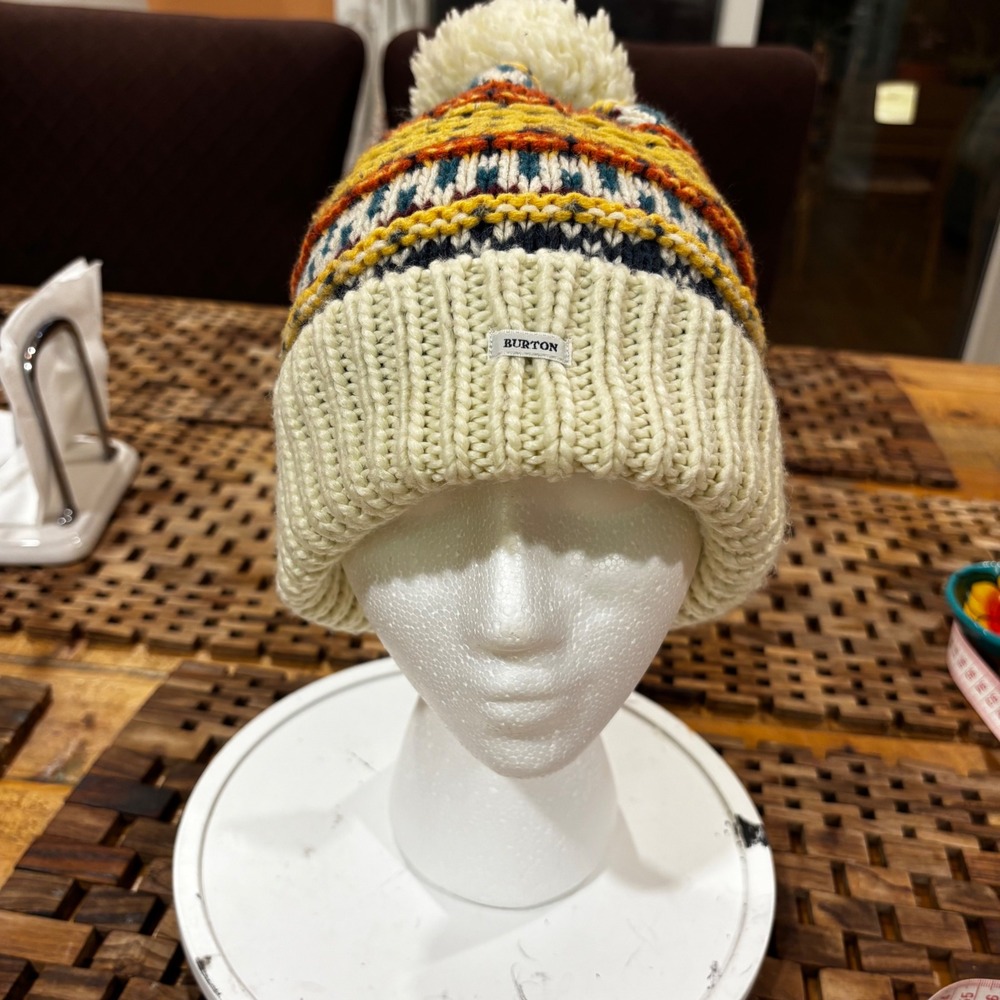 Burton Beanie Hat Fair Isle Knit Pom-Pom Winter Snowboard Cream Navy Yellow